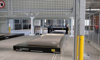 Die neue doppelstöckige Plattformlösung für die Materialzuführung übergroßer Metallblechtafeln (Bild: Losyco).