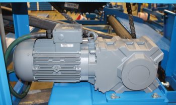 Der kompakte Getriebemotor bietet sanftes Abbremsen und Beschleunigen sowie einen hohen Wirkungsgrad (Bild: Bauer Gear Motor).