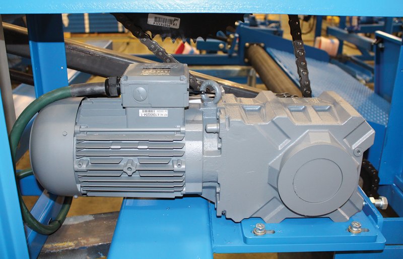 Der kompakte Getriebemotor bietet sanftes Abbremsen und Beschleunigen sowie einen hohen Wirkungsgrad (Bild: Bauer Gear Motor).