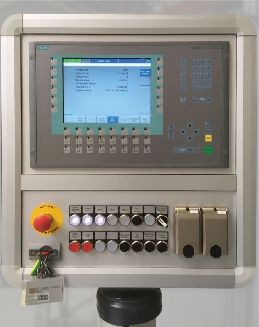 Ist ein Schlüssel gesteckt, liest das System die Zugriffsrechte für die Maschine und die Betriebsarten aus (Bild: Euchner).