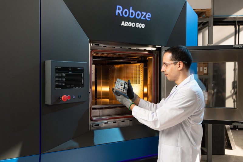 Dank aktueller Steuerungstechnik erfüllt der 3D-Drucker von Roboze die Anforderungen an eine industrielle Produktion (Bild: B&R).