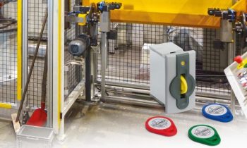 Diese Anlagen mit Handling-Roboter in der Gießerei von Volkswagen Group Components Hannover werden mit dem elektronischen Schlüsselsystem abgesichert (Bild: Euchner).