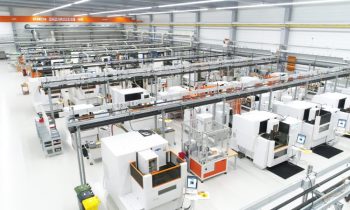 Auf insgesamt 6000 m² Fläche produziert der Betrieb Präzisionsprodukte (Bild: Scerox).