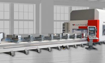 Die CNC-Maschine zur Bearbeitung von Aluminiumprofilen bietet eine Bearbeitungslänge bis zu 20 m (Bild: Auratronic).