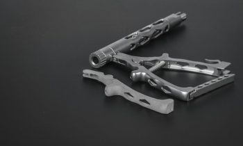 Herstellungskosten gesenkt: 3D gedrucktes Griffstück für einen Persuader der Firma Rudischhauser Surgical Instruments GmbH (Bild: Bild: SolidCAM).