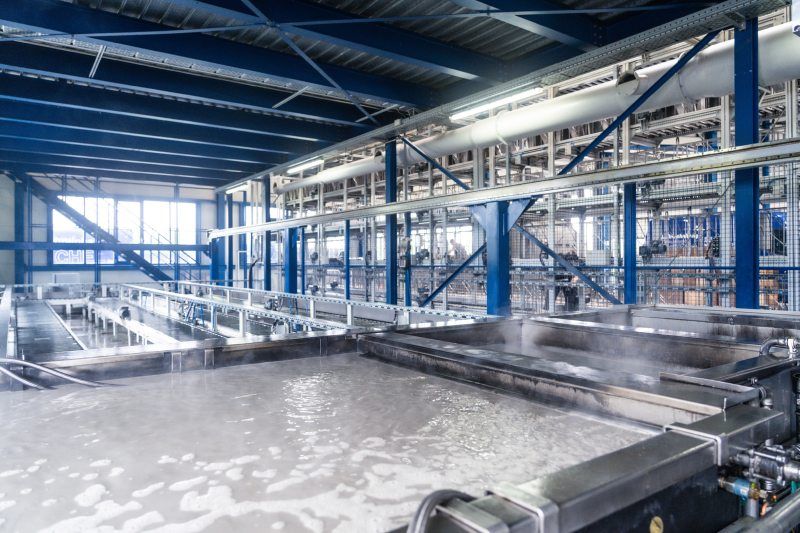Ultraschallwaschanlage für die nachhaltige Reinigung der Filter (Bild: Büchel).