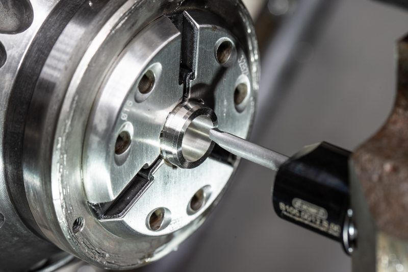 Hohe Oberflächengüten und Toleranzen im Mikrometerbereich sorgen für den späteren perfekten Rundlauf der Stirling-Motoren (Bild: Horn/Sauermann).