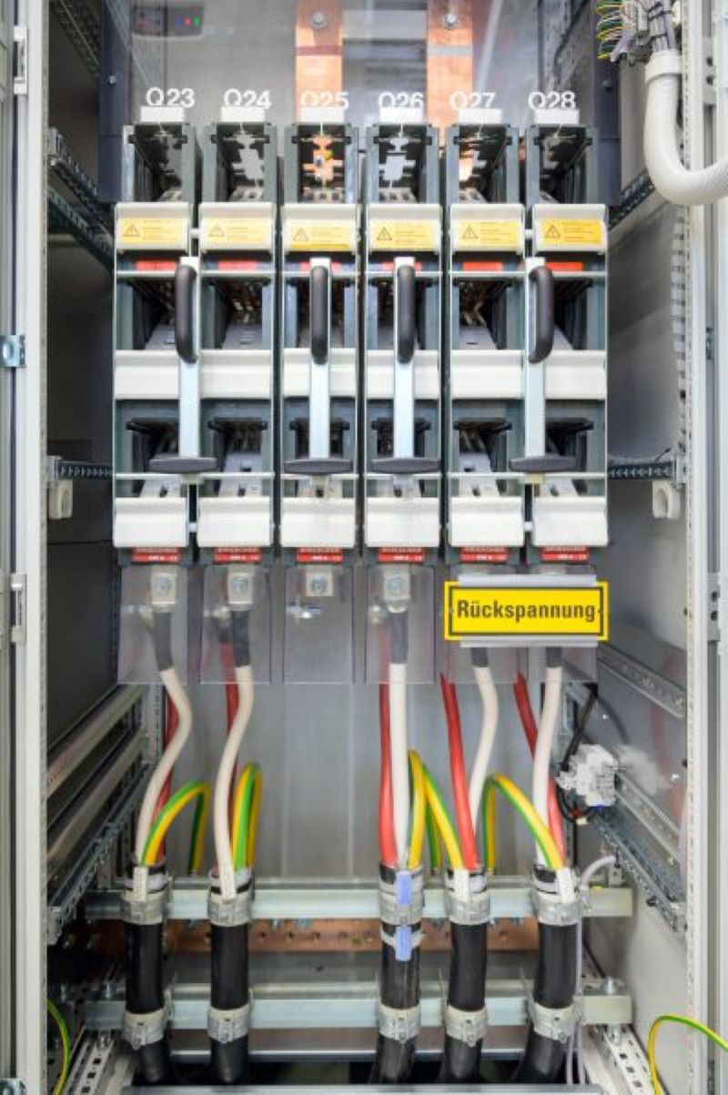 Das gesamte DC-Portfolio von Lapp ist im Werk des bayerischen Autoherstellers im Einsatz (Bild: Lapp/Daniel Schvarcz).