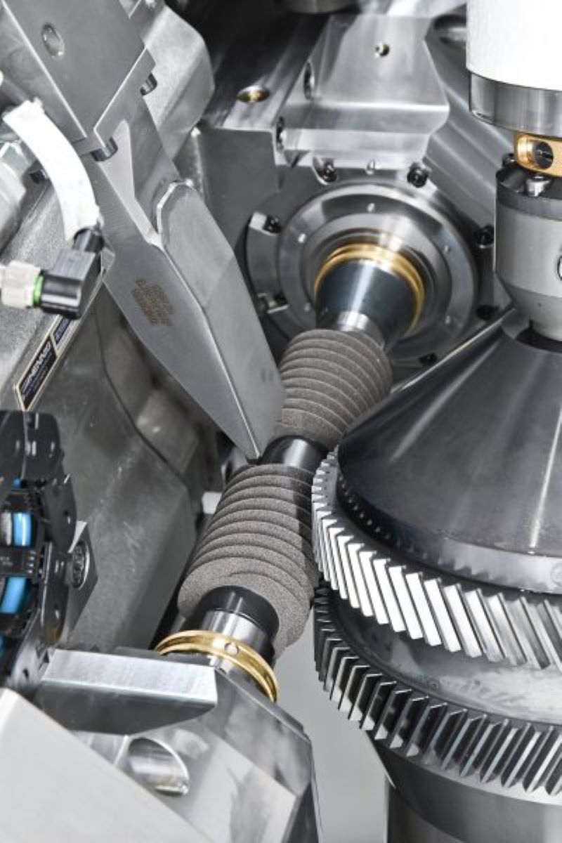Robuste, abrichtbare CBN-Schleifschnecke (Bild: Liebherr).