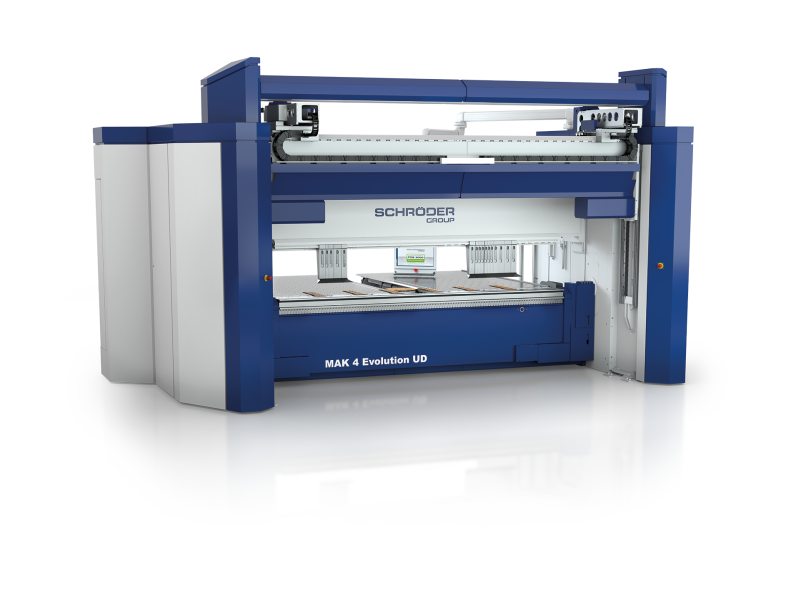 Schwenkbiegemaschine mit Robotermodul in der Steuerung (Bild: Schröder Group).