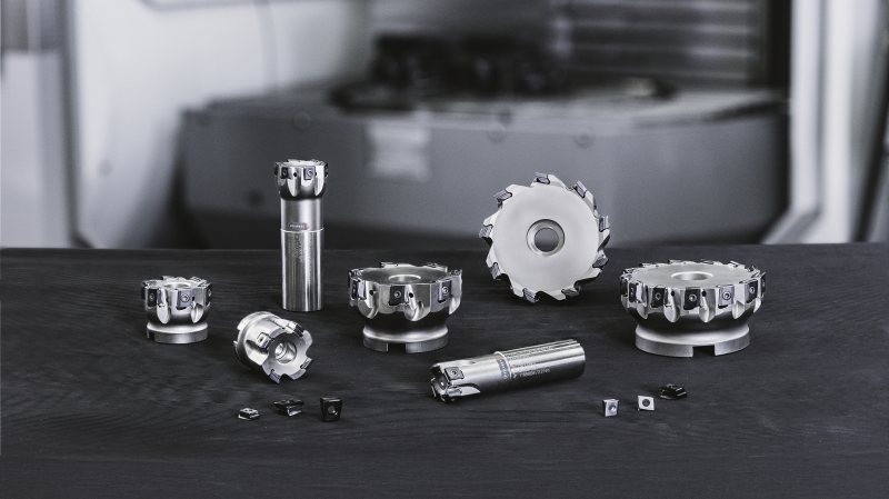Im Vergleich zu radialen Systemen finden beim tangentialen WSP-Fräser wesentlich mehr WSP auf dem Fräskörper Platz (Bild: Ceratitzit).