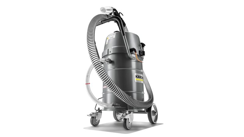 Der kompakte Industriesauger wird inklusive Standarddüse, Saugschlauch, Handgriff und Siebkorb geliefert (Bild: Kärcher).