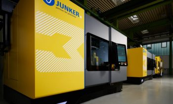 Die neue Korundschleifmaschine bietet hohe Präzision und variable Konfigurationsmöglichkeiten (Bild: Junker).
