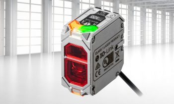 Der neue Lasersensor bietet eine besonders große Reichweite (Bild: Omron).