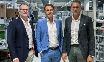 V. l.: Martin Huth, Geschäftsführer Vertrieb und Marketing, sowie die beiden geschäftsführenden Gesellschafter Gebhard und Lothar Kübler (Bild: Kübler).