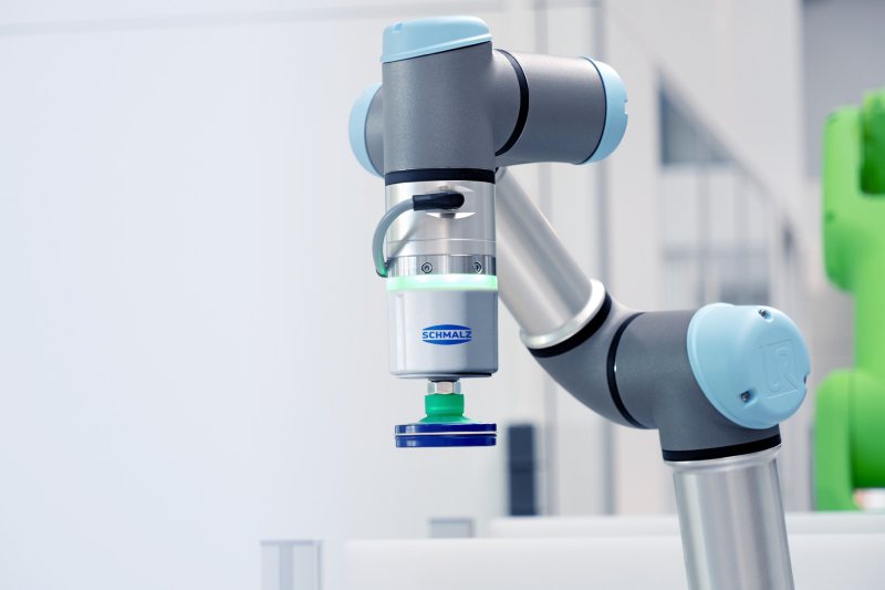 Geringe Abmessungen und geringes Gewicht prädestinieren den Vakuumerzeuger »ECBPMi« für Roboter mit Traglasten bis 3 kg (Bild: Schmalz).