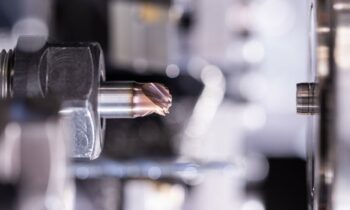 Toleranzen im Mikrometerbereich lassen sich durch den profilierten Vollhartmetallfräser in unbeaufsichtigter Fertigung prozesssicher einhalten. Das VHM-Frässystem lässt sich an zahlreiche Sonderaufgaben anpassen (Bild: Horn/Sauerman).