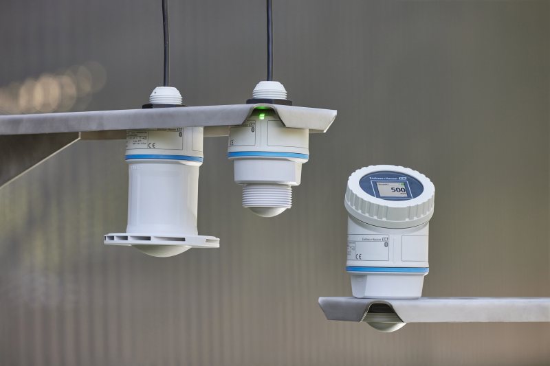 Sensoren aus der Reihe »Micropilot FMR« (Bild: Endress+Hauser).