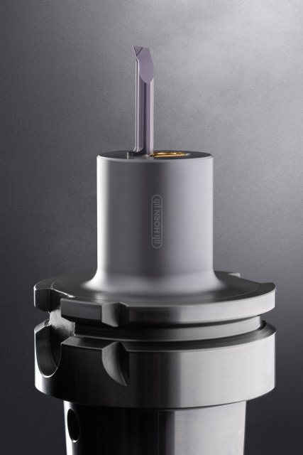 Die Spannung der »Supermini«-Schneidplatte geschieht in allen Varianten des Halterprogramms über ein Stirnspann- oder Abhebeelement (Bild: Horn/Sauermann).