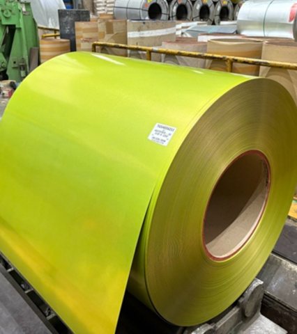 Die organische Dünnschichttechnik ermöglicht jetzt auch farbige Oberflächen (Bild: Henkel).