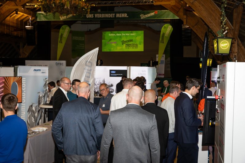 Das Werkzeugsymposium bietet wieder Zeit für umfangreiche Gespräche (Bild: FDPW).
