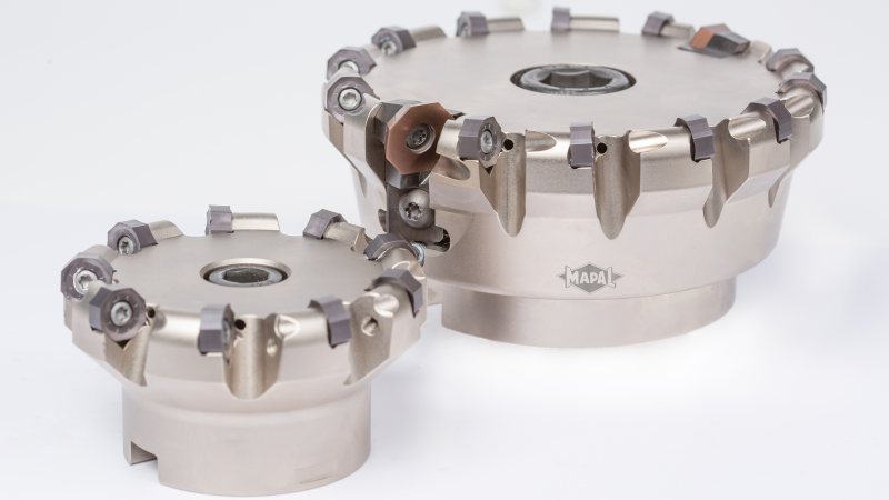 »NeoMill-16-Finish« mit der Kombination aus 16-schneidiger Vorbearbeitungsschneide und 8-schneidiger Wendeschneidplatte zum Schlichten von Stahl- und Gusswerkstoffen (Bild: Mapal).