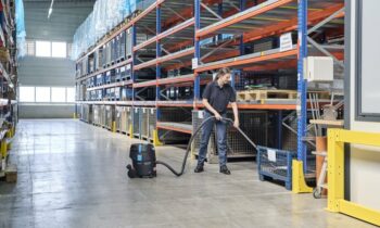 Der Akku-Nass-Trockensauger sorgt für effiziente Reinigung unter hohen Sicherheitsstandards für Stäube der Klassen L und M (Bild: Nilfisk).