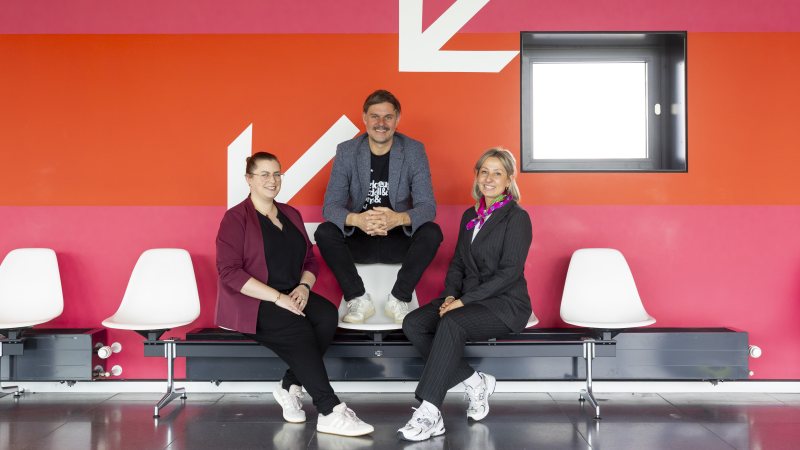 Projektteam der Moulding Expo, v. l.: Angela Stoll, Florian Niethammer, Fidan Caliskan (Bild: Frank Eppler/Messe Stuttgart).