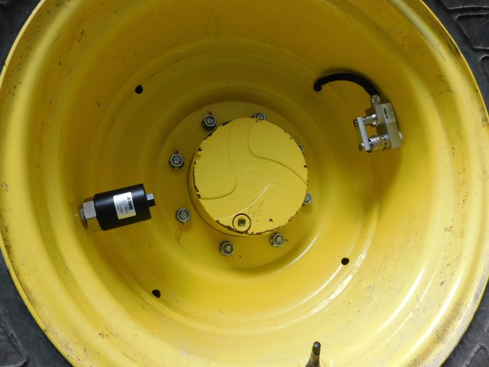 Die Reifendruckregelanlage sorgt für einen geringen Reifenverschleiß und spart Dieselkosten ein. (Bilder: Horn).
