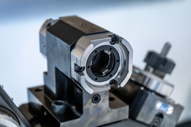 Detailansicht der »Varia«-Bajonettschnittstelle, die einen schnellen und wiederholgenauen Werkzeugwechsel auf CNC-Revolvermaschinen ermöglicht (Bild: Emag).