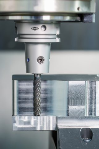 Die zweite Generation des Trochoidalfräsers »OptiMill-Tro-Uni« für die Bearbeitungvon Stahl- und Gusswerkstoffen ist ab September 2026 im Durchmesserbereich vier bis 25 mm und in Längenausführungen 2xD bis 5xD verfügbar (Bild: Mapal).