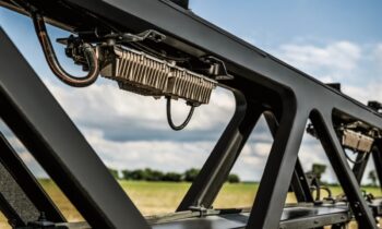 OEMs können bewährte, robuste, auf Bildverarbeitung basierende Hardware für autonome Systeme in ihre eigenen Produkte integrieren (Bild: John Deere).