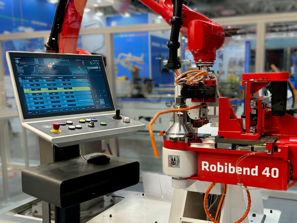 Bei der neuen Steuerungsgeneration führt ein klar strukturiertes HMI Anwender schneller durch Einstellparameter und Systemoberfläche (Bild: Schwarze-Robitec).