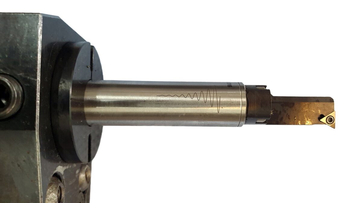 Das Werkzeug besteht aus schwingungsgedämpfter Bohrstange, angepasstem Werkzeugkopf und dreischneidiger Standard-Wendeschneidplatte (Bild: Ingersoll).