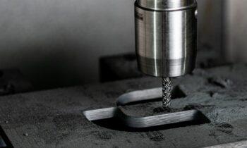 Das Werkzeug ermöglicht die Fertigung hochwertiger Bauteile mit gleichbleibender Leistung, auch bei komplexen Geometrien (Bild: Sandvik Coromant).