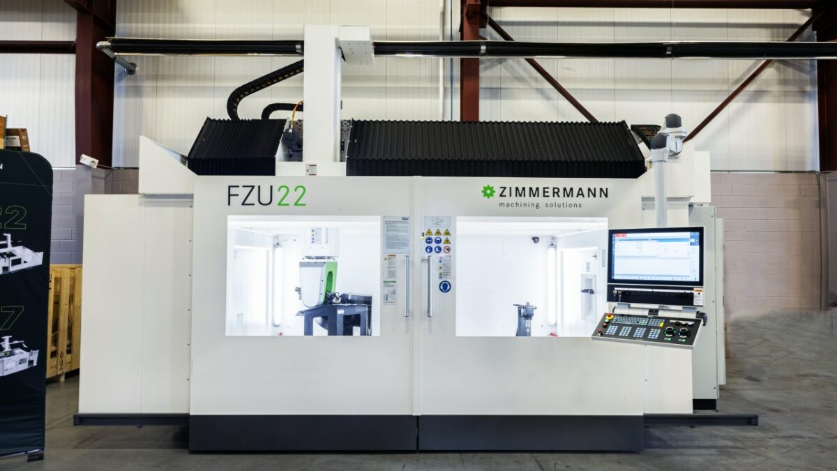 Die kompakte Portalfräsmaschine ist auf wirtschaftliche Bearbeitung ausgelegt (Bild: F. Zimmermann).